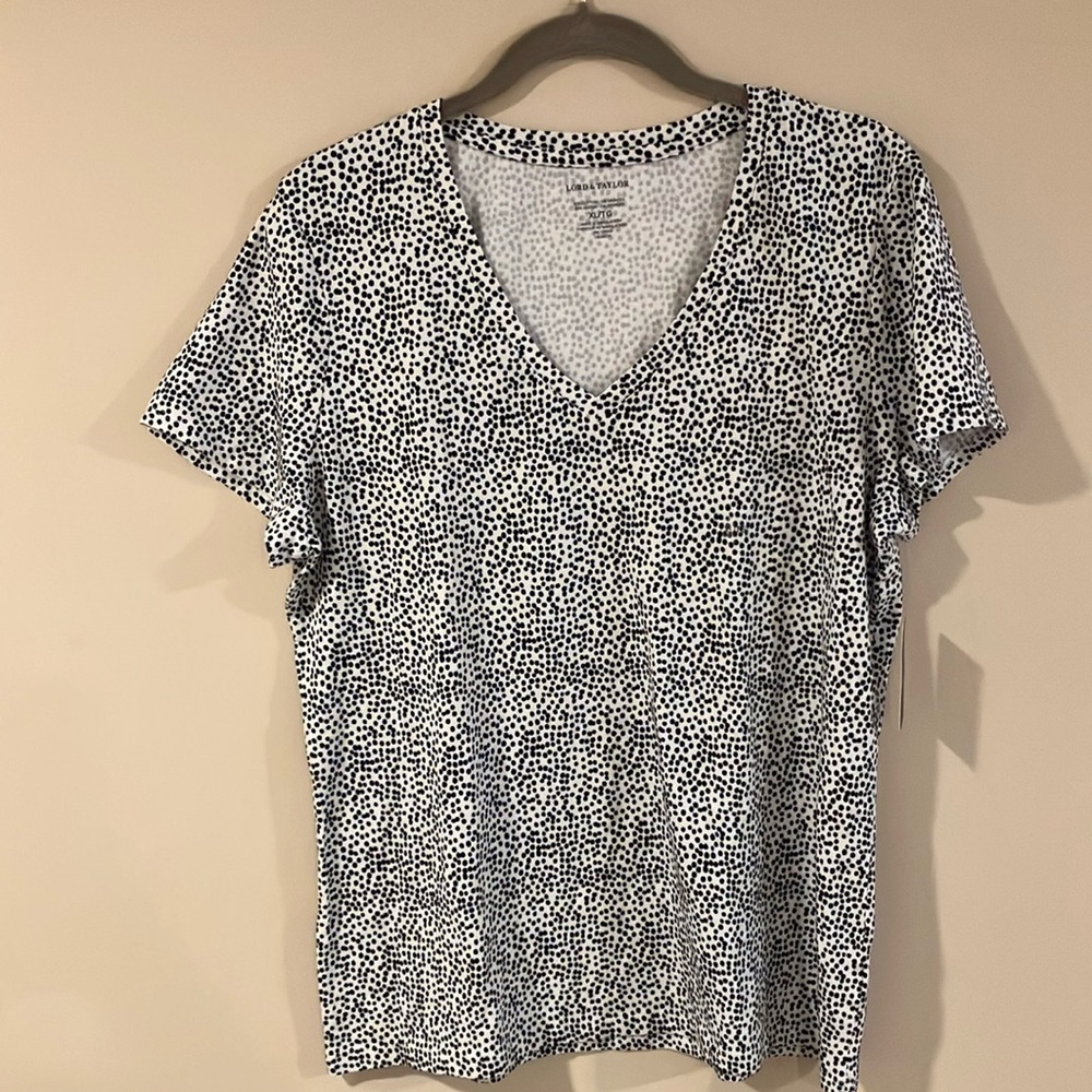 Lord & Taylor Black and White Speckled V-Neck Tee NWT